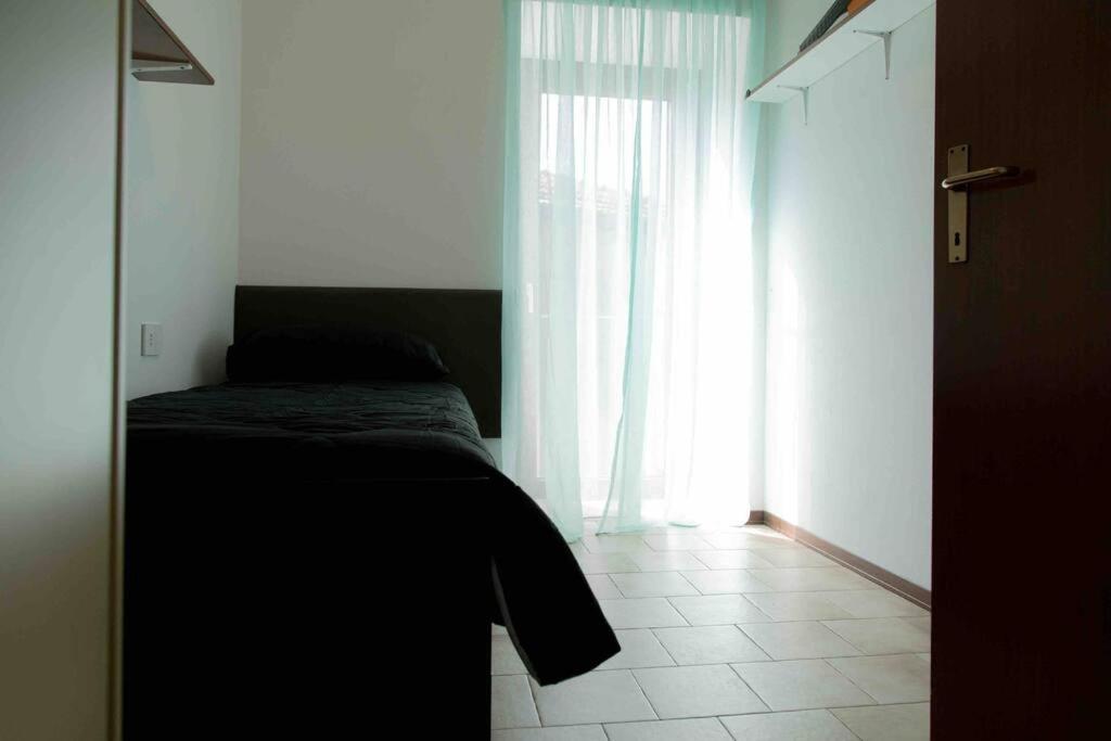 Vista Lago-Appartamento Funzionale Con Vista Varese Ngoại thất bức ảnh