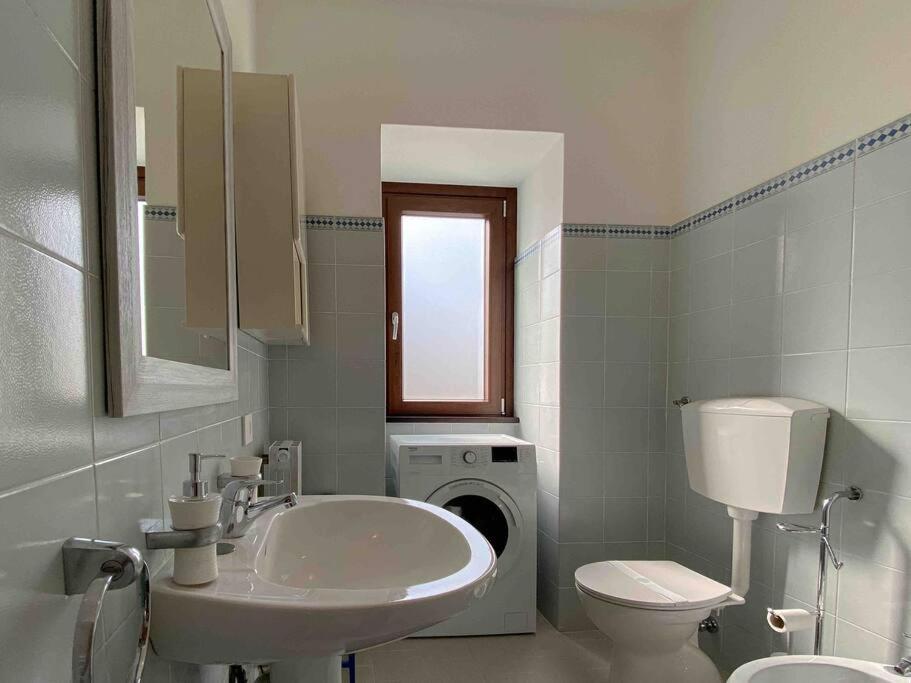 Vista Lago-Appartamento Funzionale Con Vista Varese Ngoại thất bức ảnh