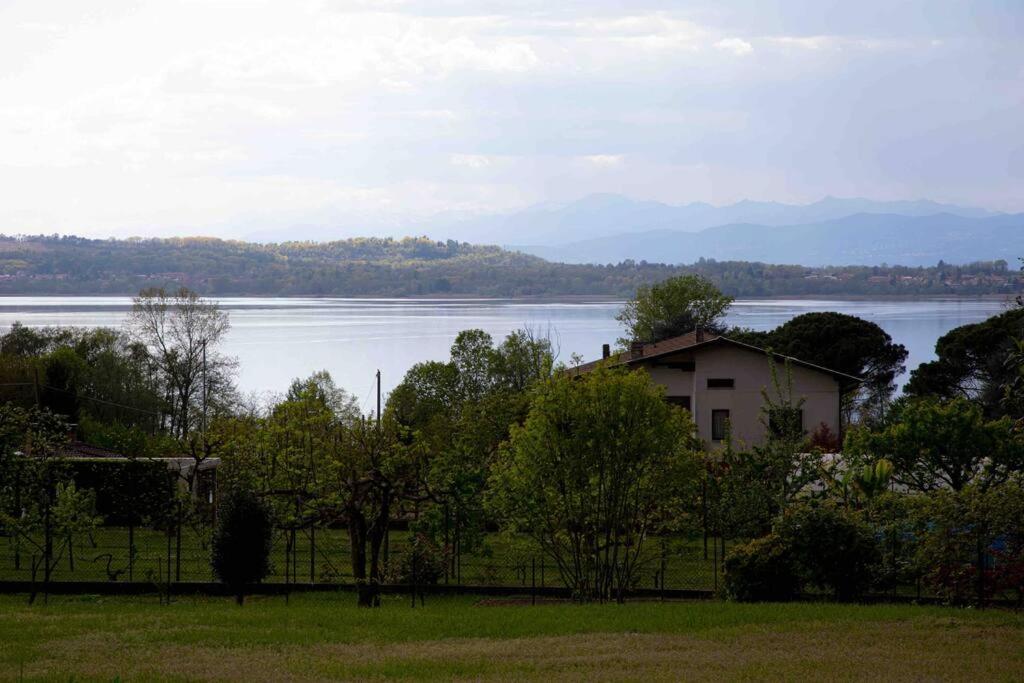 Vista Lago-Appartamento Funzionale Con Vista Varese Ngoại thất bức ảnh